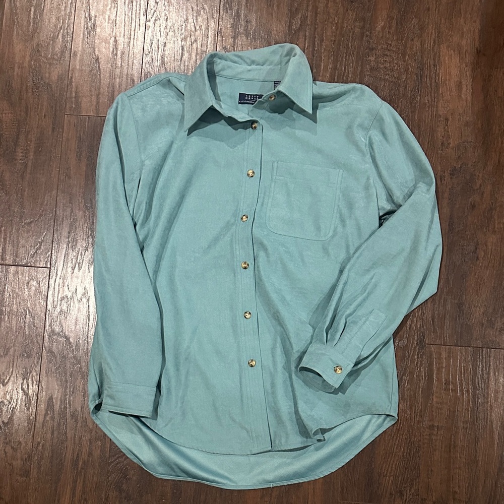 Vintage medium button up